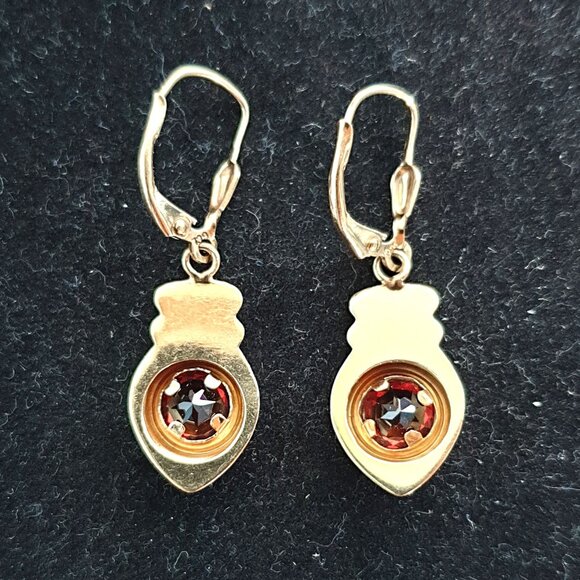 Elegant & Precious Vintage 14K Gold Genuine Deep Red Garnet Dangle Earrings - Picture 9 of 12